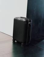 リモワからレザー製スーツケース「Distinct」コレクションが登場