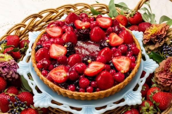 フルーツで彩った華やかなケーキ。タルト専門店「キル フェ ボン」が贈るクリスマス期間限定メニュー