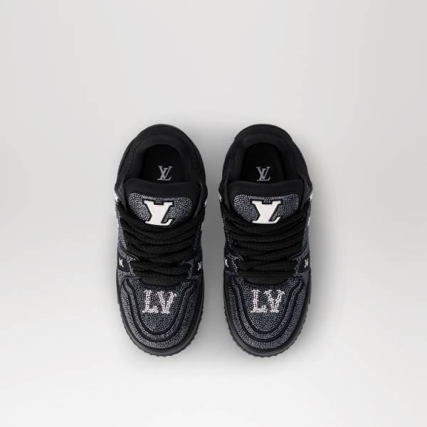 ルイ・ヴィトンからファレル・ウィリアムスがデザインを手掛けたスニーカーが登場