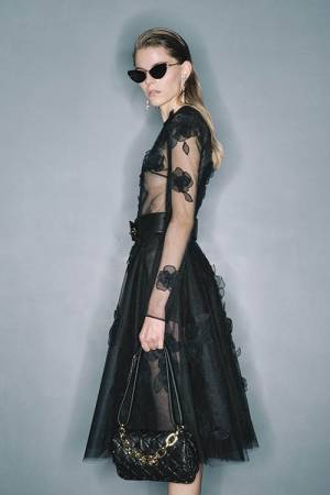 メゾン ヴァレンティノが2024年フォールウィメンズコレクションを発表