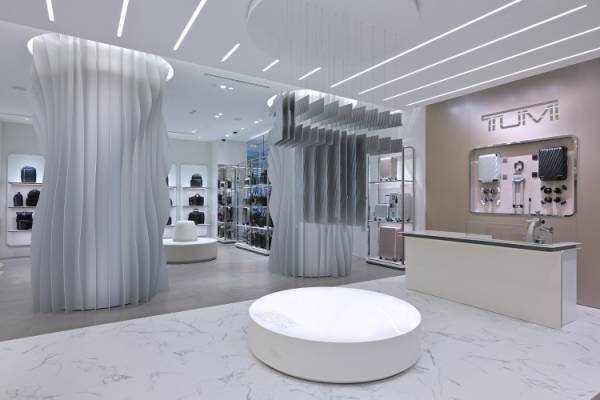 トゥミが表参道店を全面改装、アジア太平洋地域初となる旗艦店としてオープン