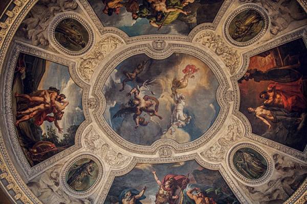 写真家・笠原秀信による旅をテーマにしたオンラインExhibition「THE ROAD」。第11弾はフランス・ルーヴル美術館編