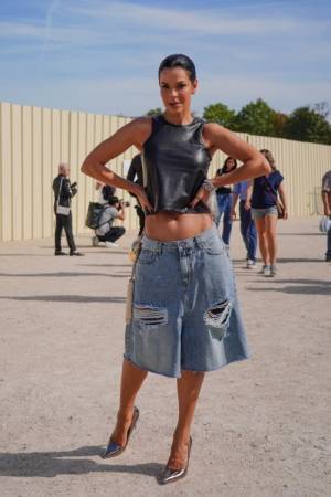 定番アイテム「ジーンズ」に変化あり! 流行にとらわれない個性を引き出すスタイリング【パリスナップ】