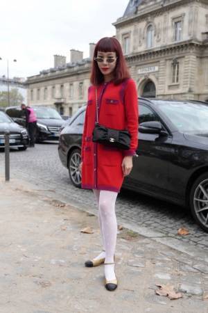 オフランウェイを彩ったのは最旬カラーの「赤」。統一感あるスタイリングを参考に【パリスナップ】