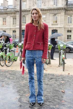 オフランウェイを彩ったのは最旬カラーの「赤」。統一感あるスタイリングを参考に【パリスナップ】