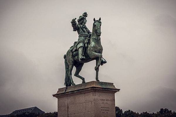 写真家・笠原秀信による旅をテーマにしたオンラインExhibition「THE ROAD」。第12弾はフランス・ヴェルサイユ宮殿編