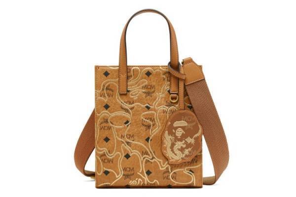 A BATHING APE®とMCMが2度目のコラボを発表。金色のドラゴンを纏ったAPE HEADがヴィセトスと融合
