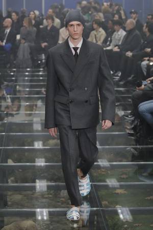 【ルック】プラダが2024年秋冬メンズコレクションをミラノで発表