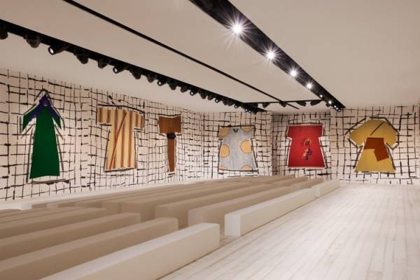 【ルック】ディオールがマリア・グラツィア・キウリによる2024年春夏 オートクチュール コレクションを発表