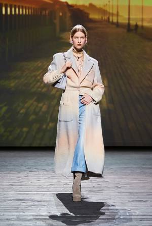 【ルック】シャネルがヴィルジニー ヴィアールによる2024/25年秋冬 プレタポルテ コレクションを発表