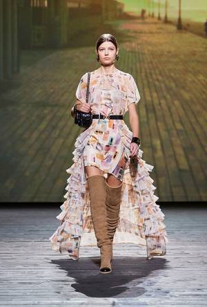 【ルック】シャネルがヴィルジニー ヴィアールによる2024/25年秋冬 プレタポルテ コレクションを発表