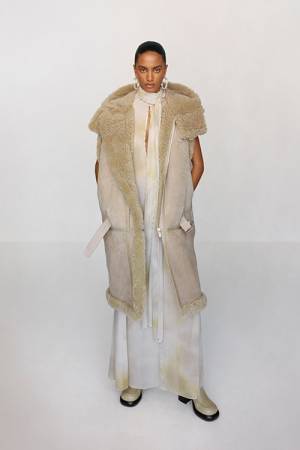 【ルック】バーバリーがダニエル・リーによる2024年オータムコレクションを発表