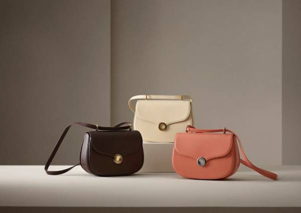 同名のリング型ペンダントからインスピレーション。ロロ・ピアーナの新作バッグ「ギエラ・バッグ」