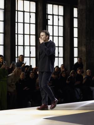 【ルック】グッチがサバト・デ・サルノによる2024年秋冬ウイメンズコレクションを発表