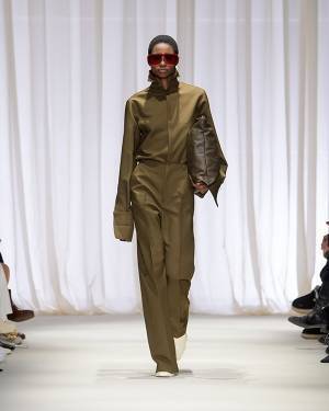 【ルック】エムエム6 メゾン マルジェラが2024年秋冬コレクションをミラノで発表