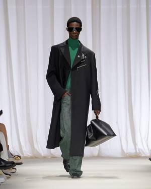 【ルック】エムエム6 メゾン マルジェラが2024年秋冬コレクションをミラノで発表