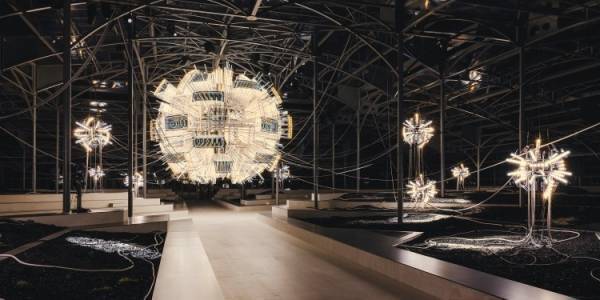 【ルック】ルイ・ヴィトンがニコラ·ジェスキエールによる2024年秋冬ウィメンズ・コレクションを発表