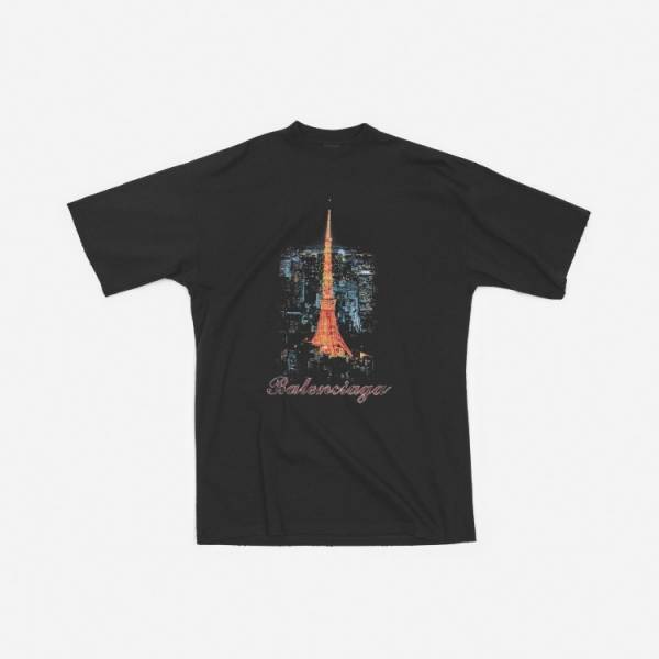 バレンシアガが東京・銀座で初となる旗艦店をオープン。店舗限定の「Balenciaga Ginzaシリーズ」も登場