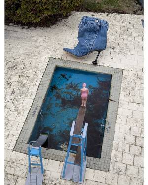 ロエベがユルゲン・テラーによるFW24プレコレクション キャンペーンを発表