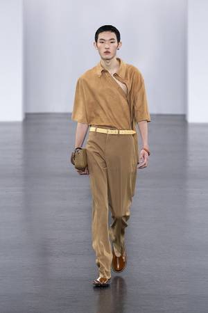 【ルック】フェンディが2025年春夏 メンズコレクションをミラノで発表