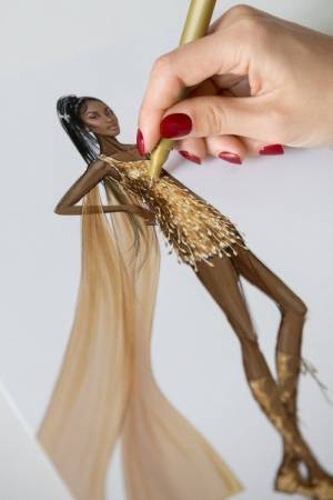 パリ2024オリンピック開会式に登場したアヤ・ナカムラが纏う衣装に宿るディオールのサヴォワールフェール