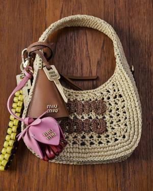 ミュウミュウから遊び心あふれる新作チャームが登場