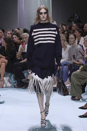 【ルック】プラダが2025年春夏レディスコレクションをミラノで発表