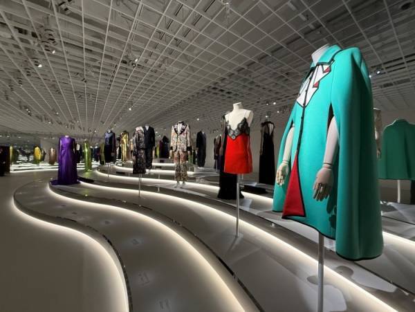 グッチの世界巡回展「Gucci Cosmos」が日本上陸。京都市京セラ美術館で開催