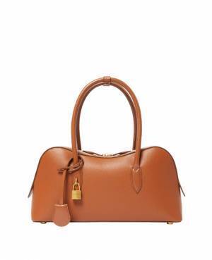 ステラ マッカートニーから新たなアイコンバッグ「ステラ ライダー」が登場