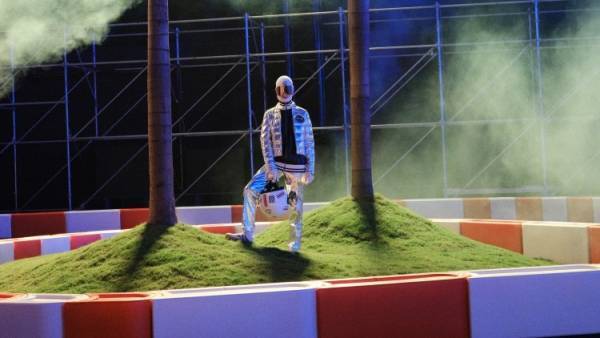 モンクレール × パーム・エンジェルス発売。レーシングから着想を得たコレクション