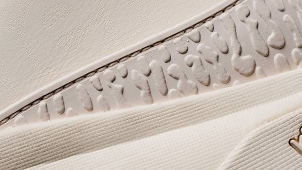 モンクレールがサレヘ・ベンバリーとのコラボ第2弾となるスニーカーを発表