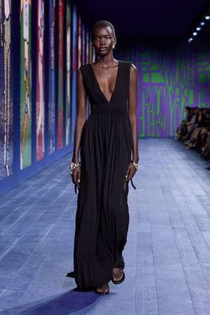 【ルック】ディオールが2024-25年秋冬 オートクチュール コレクションをパリのロダン美術館で発表