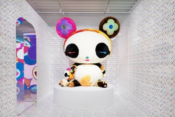 ルイ·ヴィトン × 村上隆 ポップアップストアが原宿にオープン。アーカイヴ製品を展⽰するエキシビションも開催