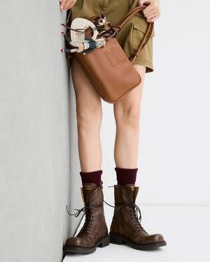 ミュウミュウが2025年プレリュードコレクションを発表