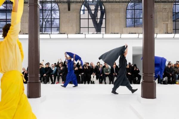 IM MENが 2025/26秋冬コレクションをパリで発表