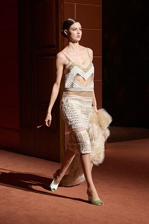 【ルック】フェンディが2025-26年秋冬 ウィメンズ・メンズコレクションを発表