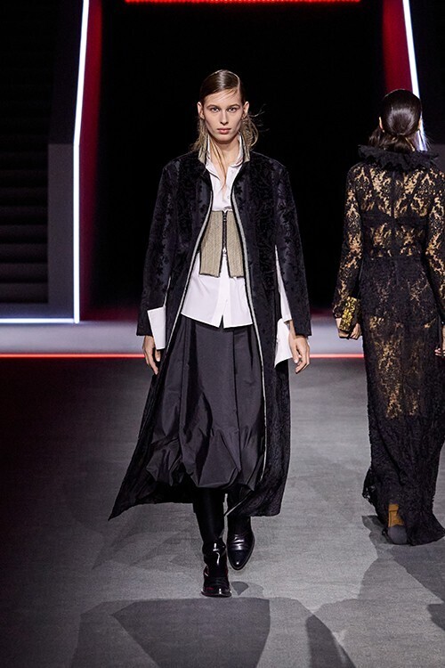 【ルック】ディオールがマリア・グラツィア・キウリによる2025-2026年秋冬コレクションを発表