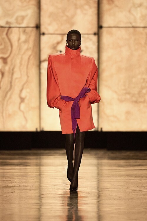 【ルック】サンローランがアンソニー・ヴァカレロによる2025年冬ウィメンズコレクションを発表