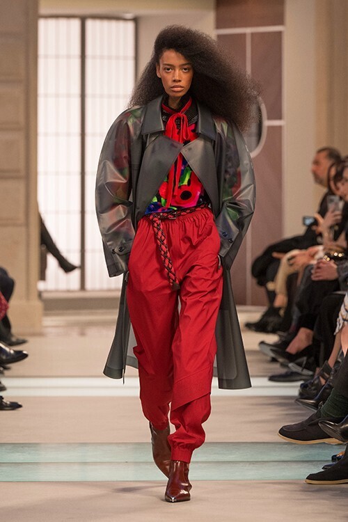 【ルック】ルイ·ヴィトンがニコラ·ジェスキエールによる2025秋冬ウィメンズ・コレクションを発表