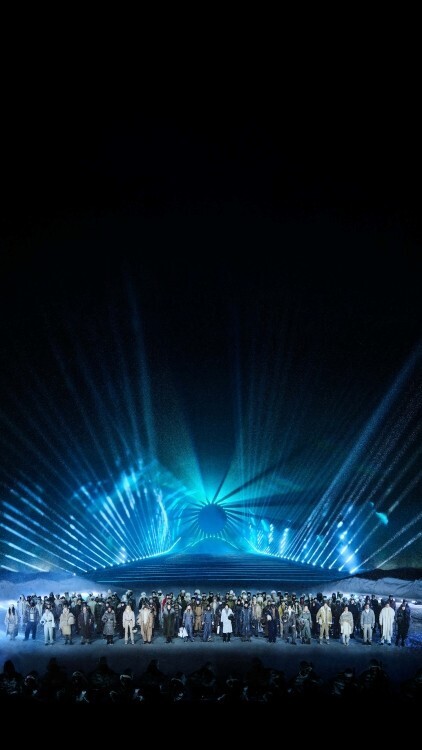 【ルック】モンクレール グルノーブル 2025年秋冬コレクションをフランス・クールシュヴェルで発表