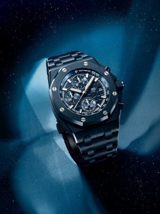 オーデマ ピゲから深いブルーのセラミックが彩る「ロイヤル オーク」が登場