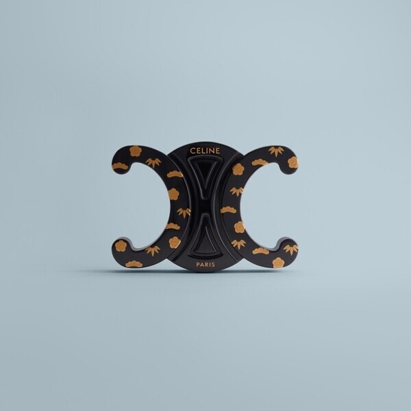 セリーヌが大阪・関西万博 フランスパビリオンで漆塗りのトリオンフ アートピースを特別展示