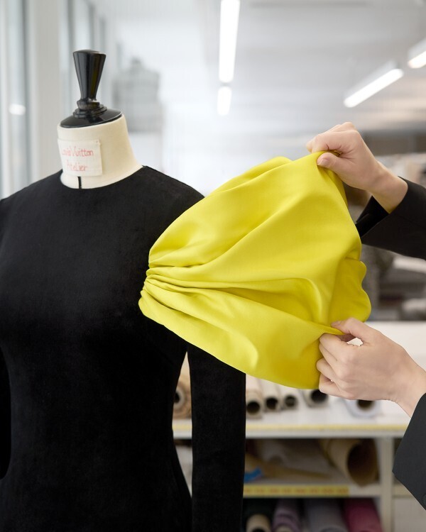 第78回カンヌ国際映画祭で広瀬すずが着用したルイ・ヴィトンのドレスのサヴォアフェール