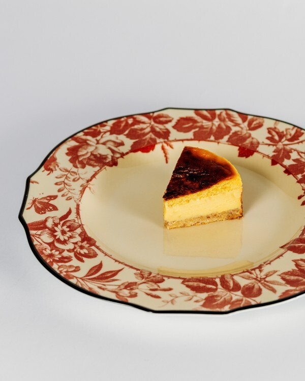 グッチ・オステリア・ダ・マッシモ・ボットゥーラ・トウキョウで味わう日本限定のチーズケーキ