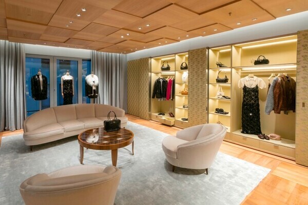 ブランドの精神を体現。ロンドン・ニューボンドストリートのミュウミュウ旗艦店がリニューアルオープン