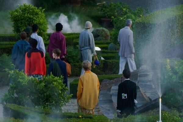 【ルック】HOMME PLISSÉ ISSEY MIYAKEが2026年春夏コレクションをピッティ・ウオモで発表