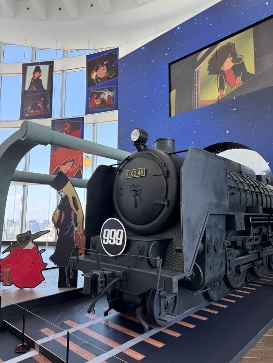 松本零士の没後初となる大型展覧会が東京シティビューで開催。初期作品を含む300点以上の原画や資料を公開