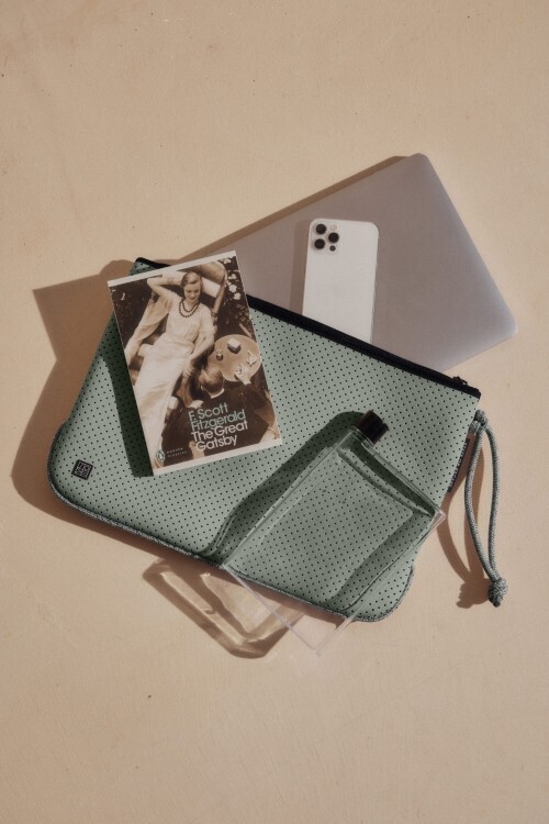 ステート オブ エスケープが伊勢丹新宿店にてポップアップ開催。前後半で異なる世界観と先行アイテムに注目