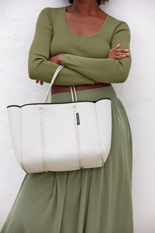 ステート オブ エスケープが伊勢丹新宿店にてポップアップ開催。前後半で異なる世界観と先行アイテムに注目