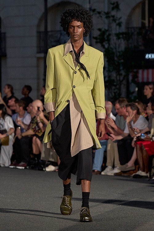 【ルック】アミ パリスが2026年春夏コレクションを発表。